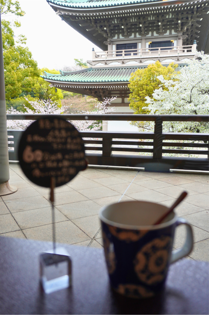 『茶房おかげや』は曹洞宗大本山總持寺内 三松閣1Fで営業を行うカフェです