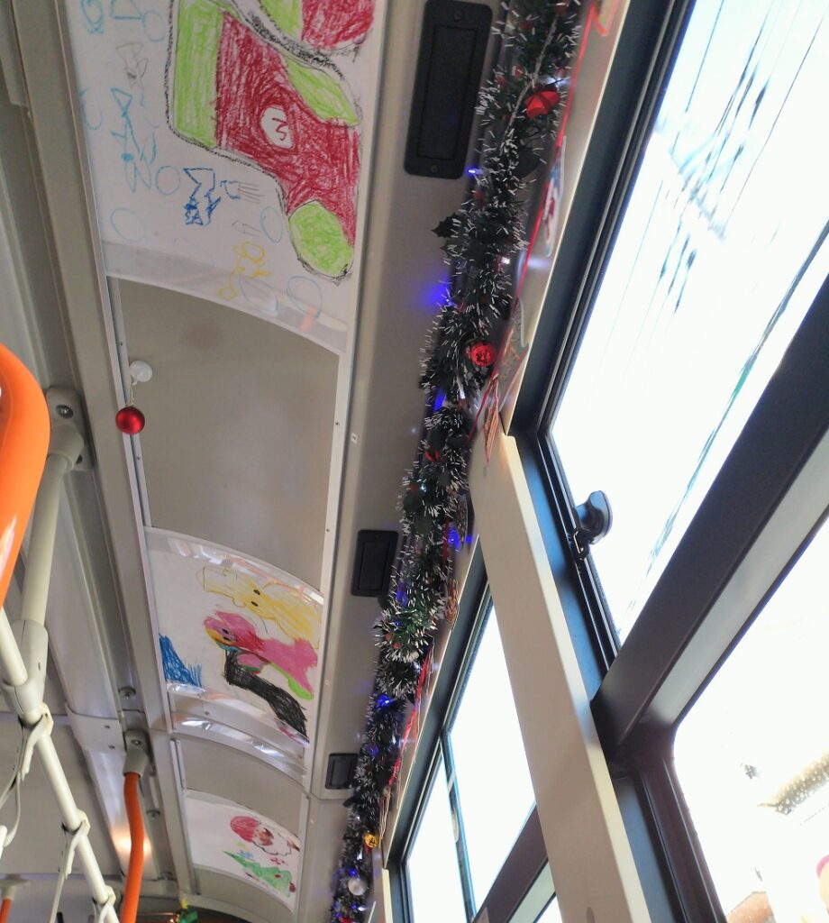 クリスマスイルミネーションバス
